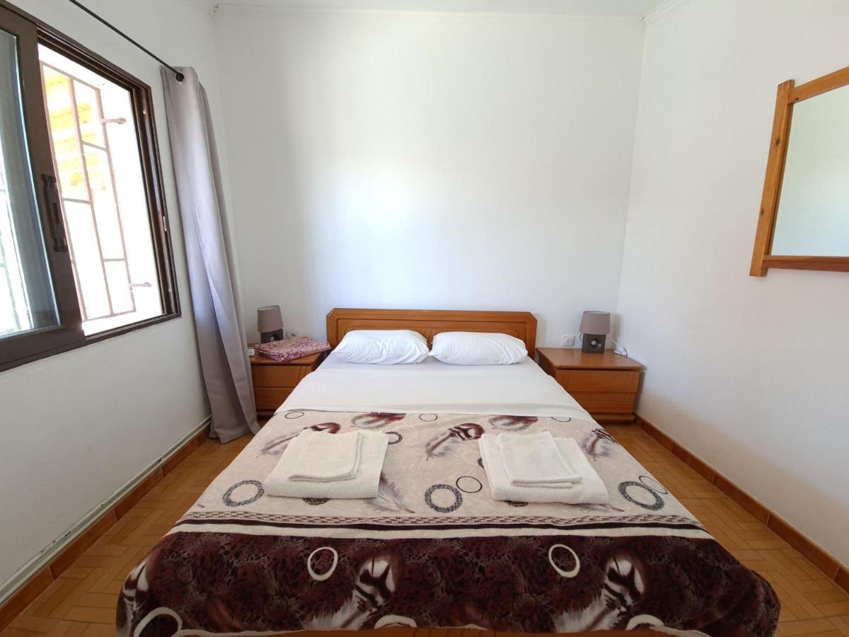 G-George Apartments By The Sea And Airport Liádha 외부 사진