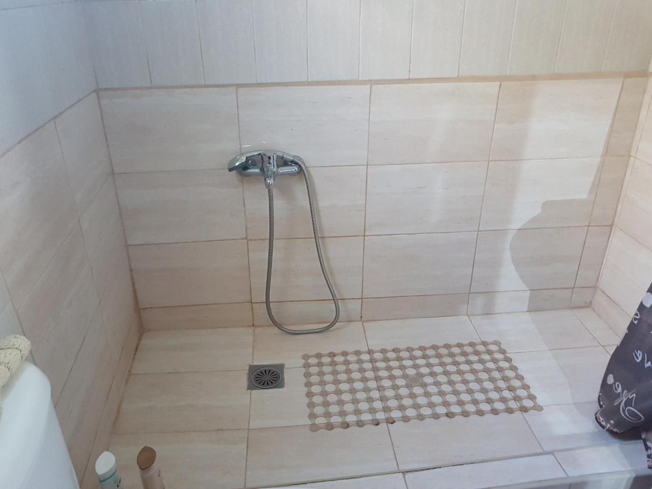 G-George Apartments By The Sea And Airport Liádha 외부 사진
