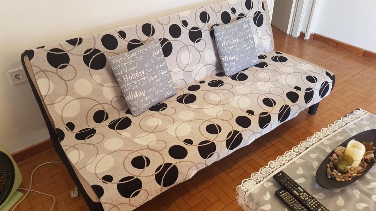 G-George Apartments By The Sea And Airport Liádha 외부 사진