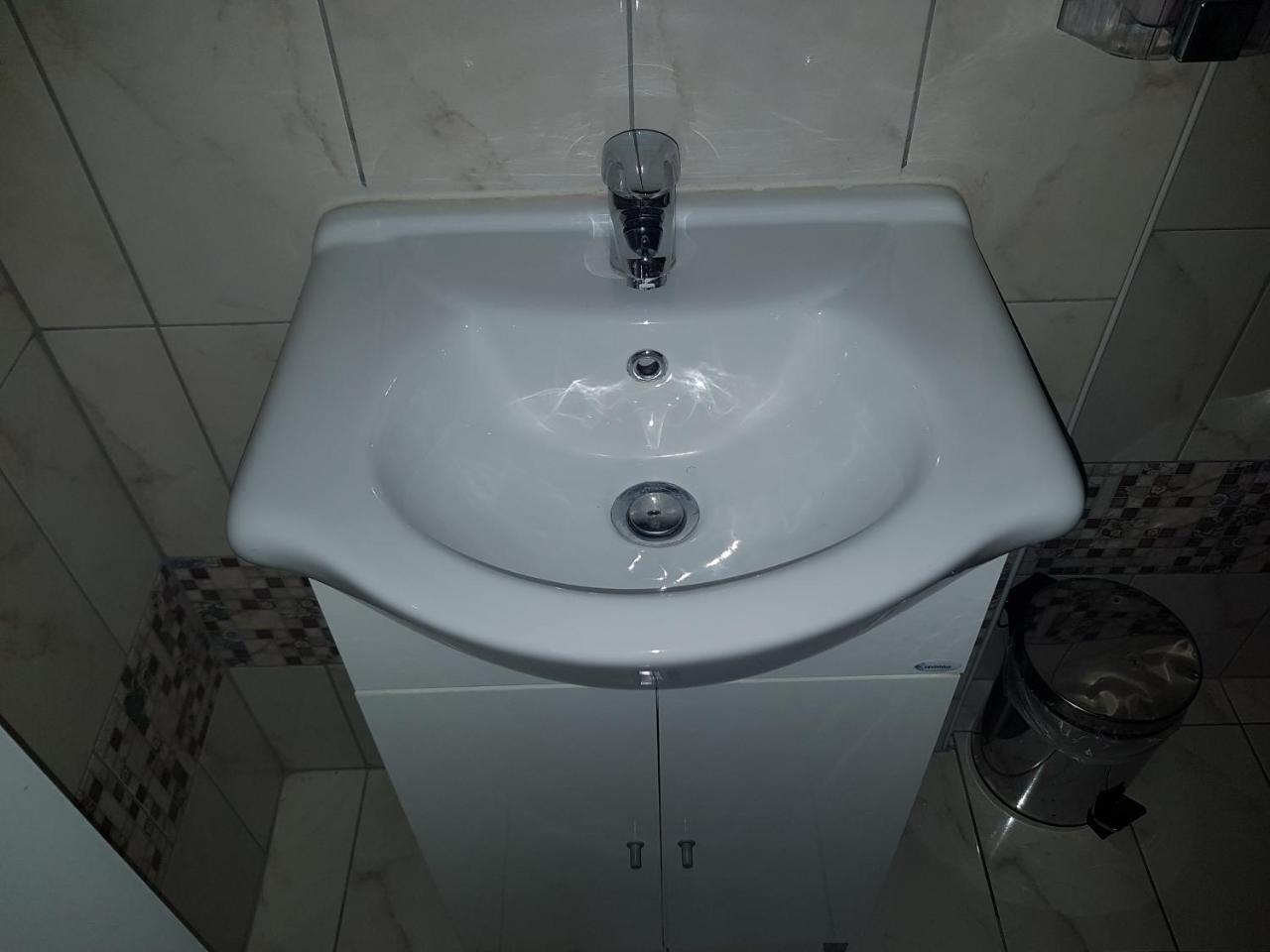G-George Apartments By The Sea And Airport Liádha 외부 사진