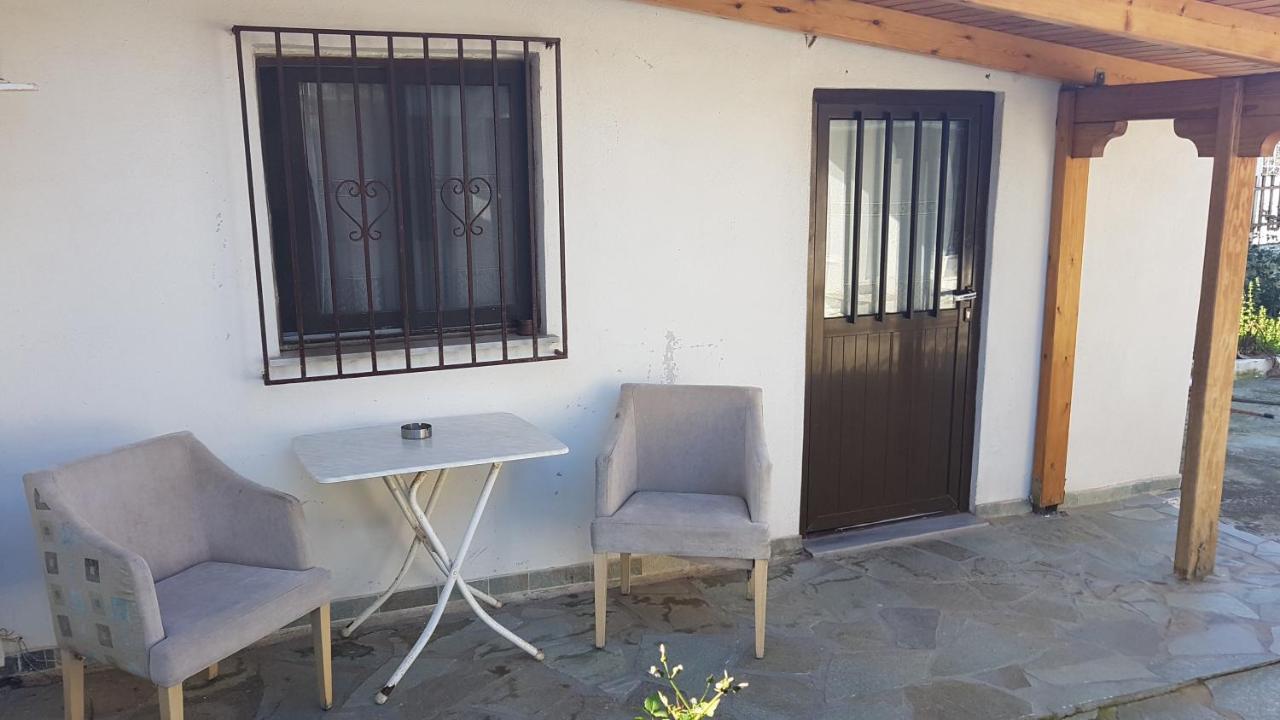 G-George Apartments By The Sea And Airport Liádha 외부 사진